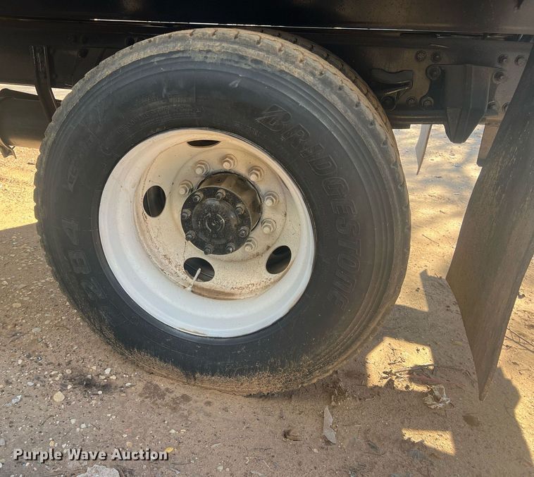 image for item JT9043 2013 Freightliner Business Class M2  chipper truck