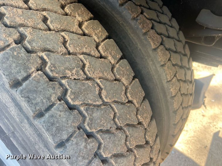 image for item JT9043 2013 Freightliner Business Class M2  chipper truck