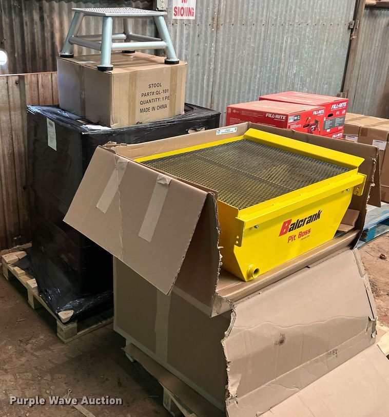 (4) Balcrank oil drain pans in Slaton, TX Item JT9250 for sale