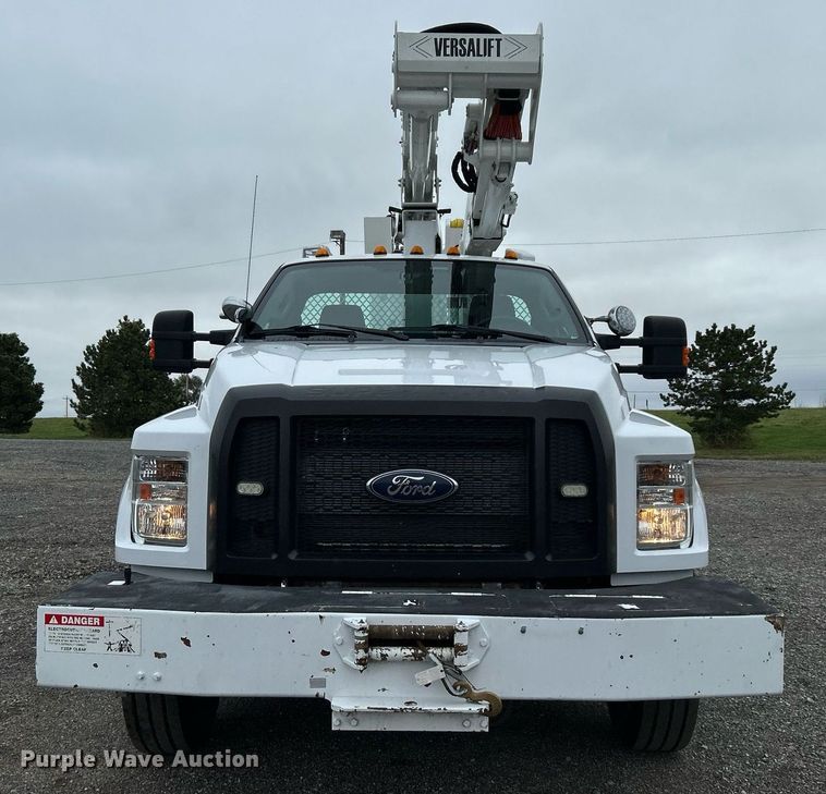 image for item KH9562 2016 Ford F650 Super Duty  bucket truck