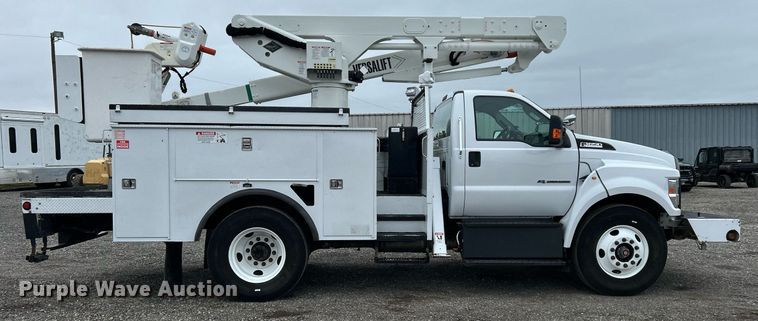 image for item KH9562 2016 Ford F650 Super Duty  bucket truck
