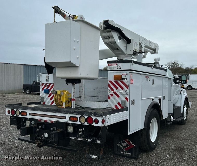 image for item KH9562 2016 Ford F650 Super Duty  bucket truck