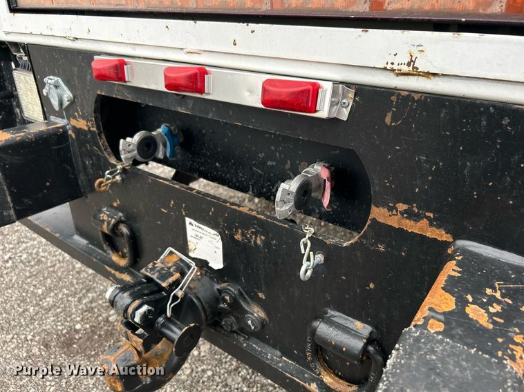 image for item KH9562 2016 Ford F650 Super Duty  bucket truck