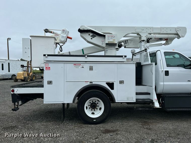 image for item KH9562 2016 Ford F650 Super Duty  bucket truck