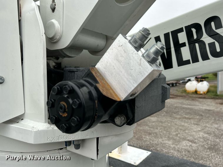 image for item KH9562 2016 Ford F650 Super Duty  bucket truck