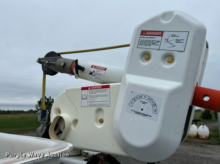 image for item KH9562 2016 Ford F650 Super Duty  bucket truck