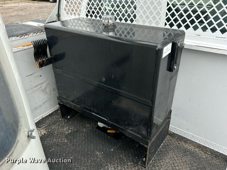 image for item KH9562 2016 Ford F650 Super Duty  bucket truck