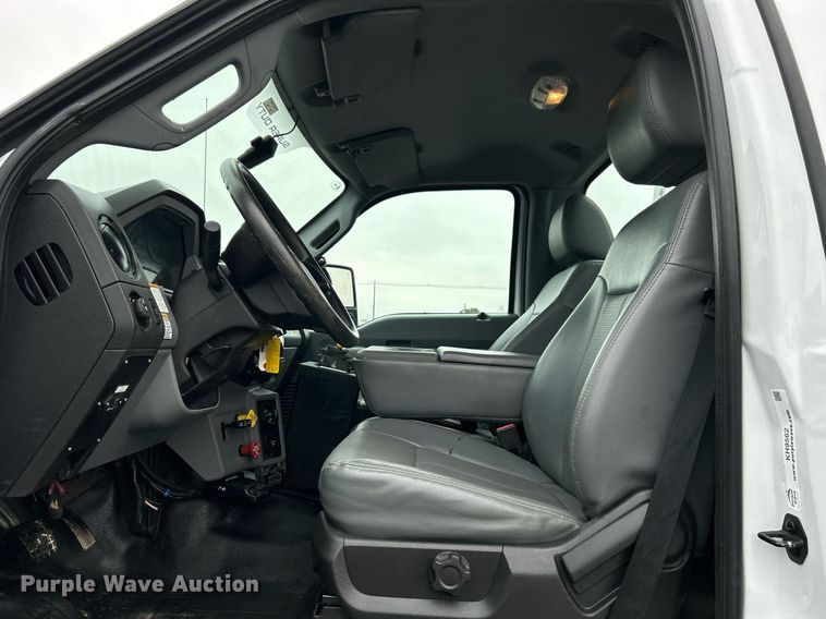 image for item KH9562 2016 Ford F650 Super Duty  bucket truck