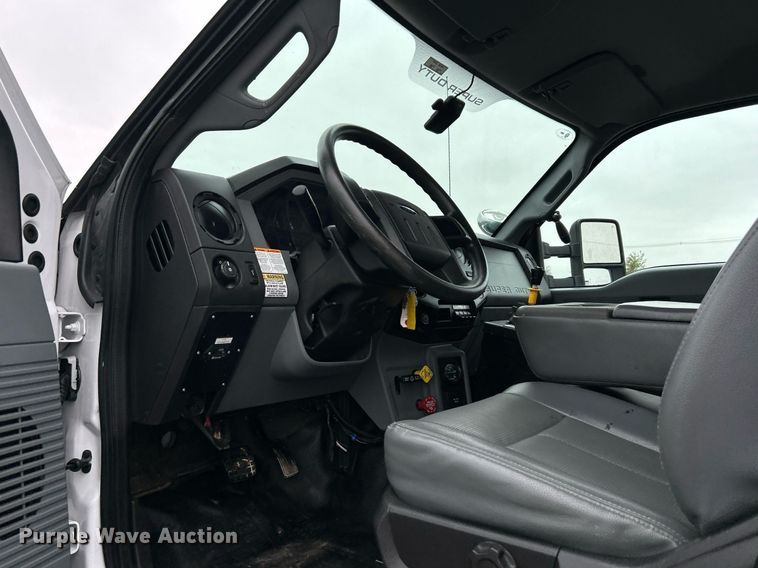 image for item KH9562 2016 Ford F650 Super Duty  bucket truck