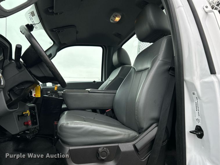 image for item KH9562 2016 Ford F650 Super Duty  bucket truck