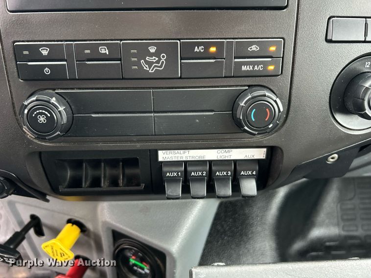 image for item KH9562 2016 Ford F650 Super Duty  bucket truck