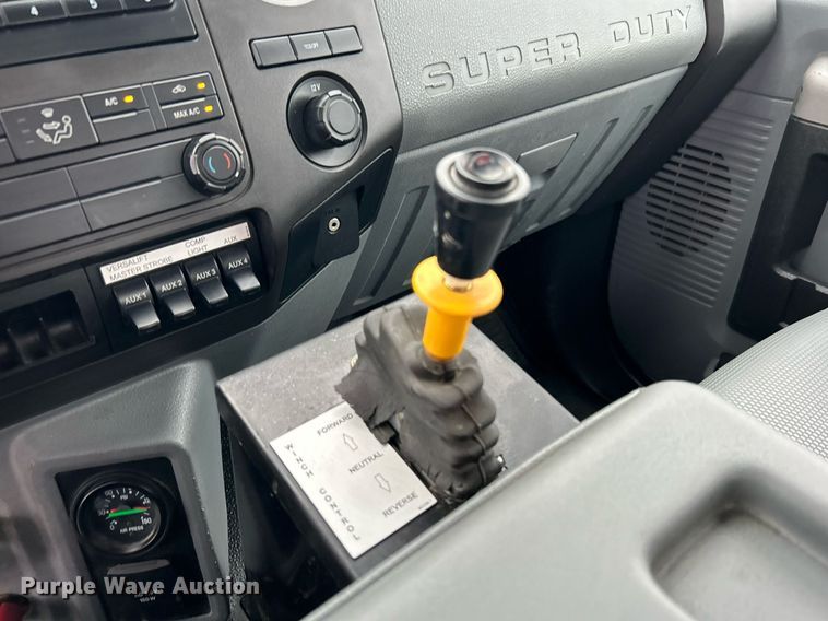 image for item KH9562 2016 Ford F650 Super Duty  bucket truck