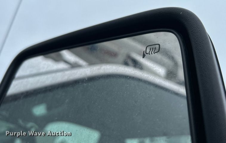 image for item KH9562 2016 Ford F650 Super Duty  bucket truck