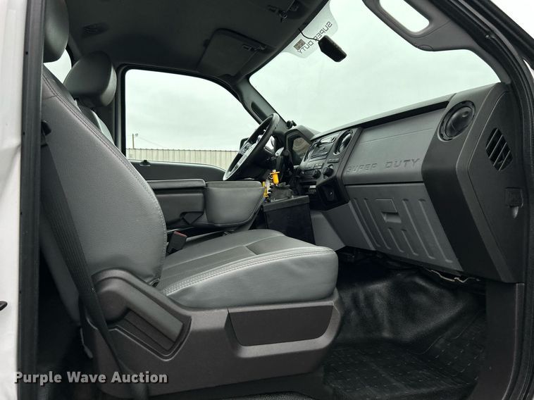 image for item KH9562 2016 Ford F650 Super Duty  bucket truck