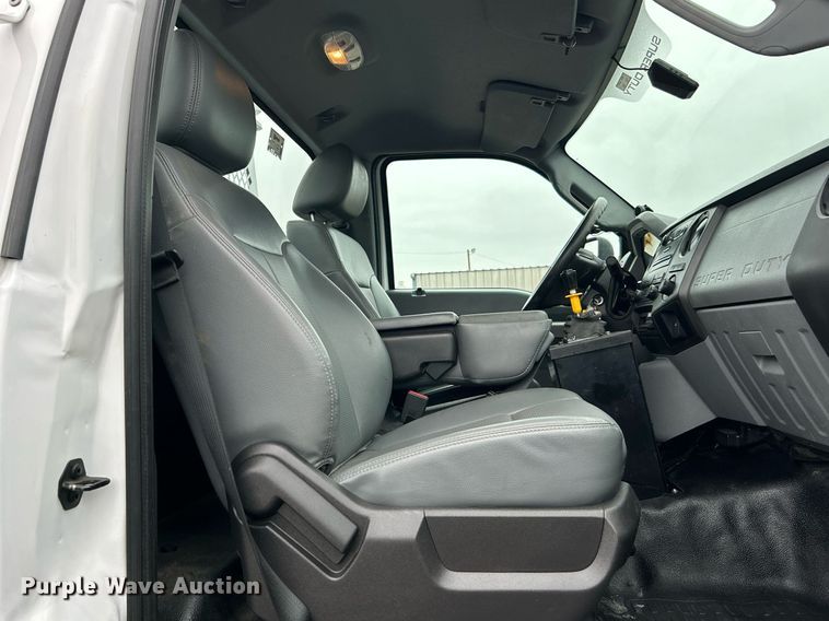 image for item KH9562 2016 Ford F650 Super Duty  bucket truck