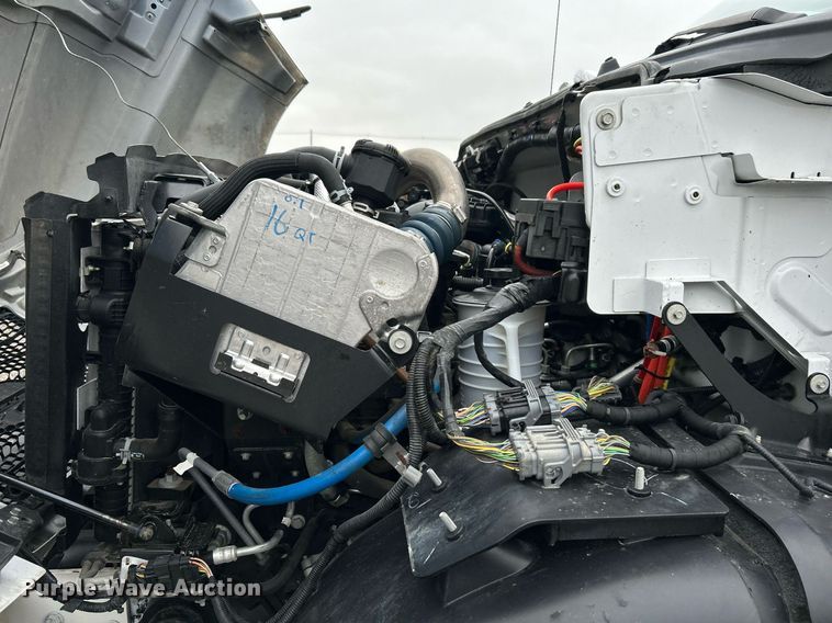 image for item KH9562 2016 Ford F650 Super Duty  bucket truck