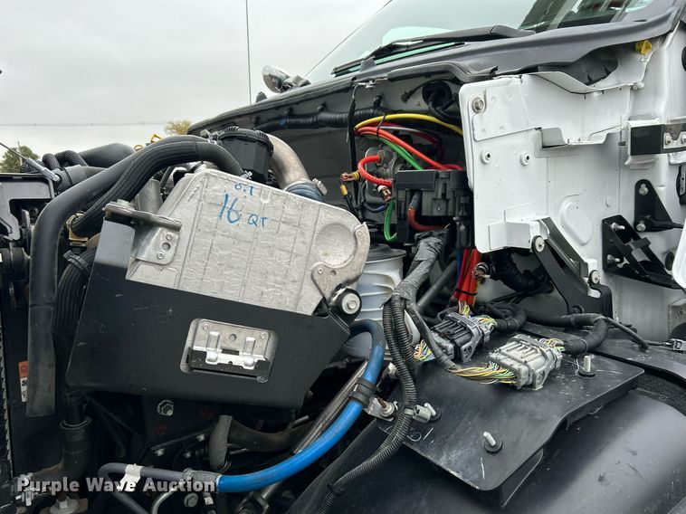 image for item KH9562 2016 Ford F650 Super Duty  bucket truck