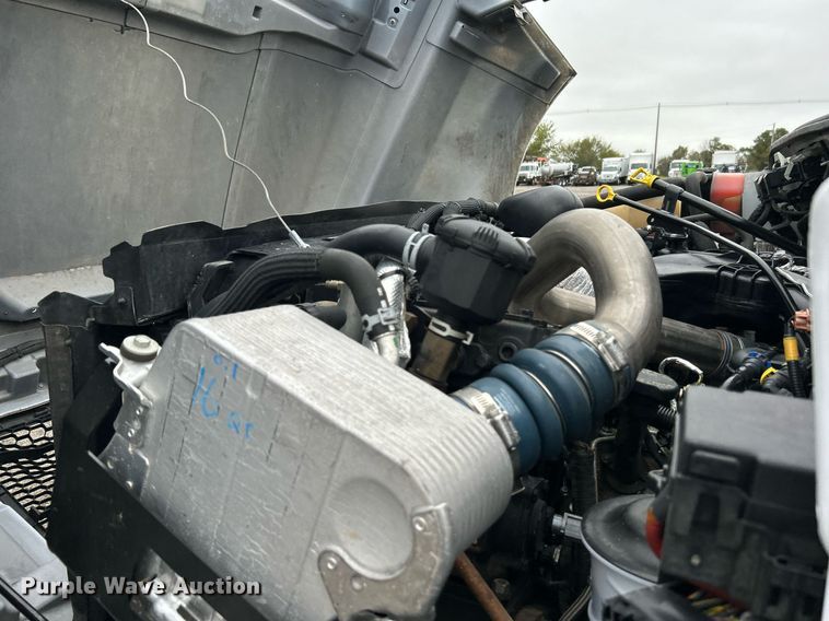 image for item KH9562 2016 Ford F650 Super Duty  bucket truck