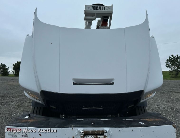 image for item KH9562 2016 Ford F650 Super Duty  bucket truck