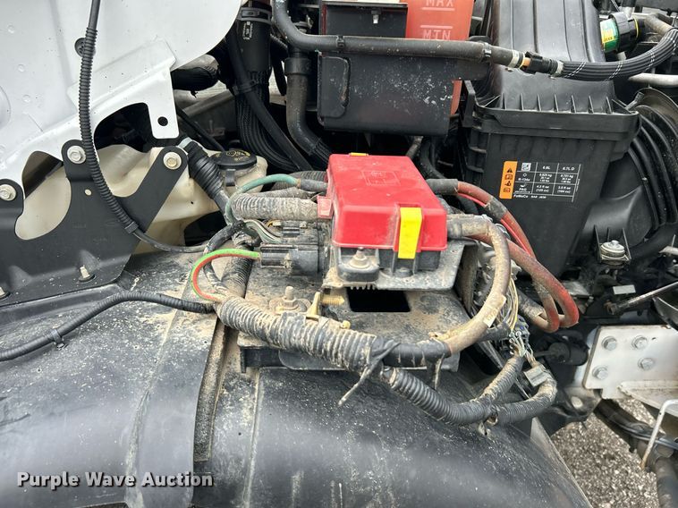 image for item KH9562 2016 Ford F650 Super Duty  bucket truck