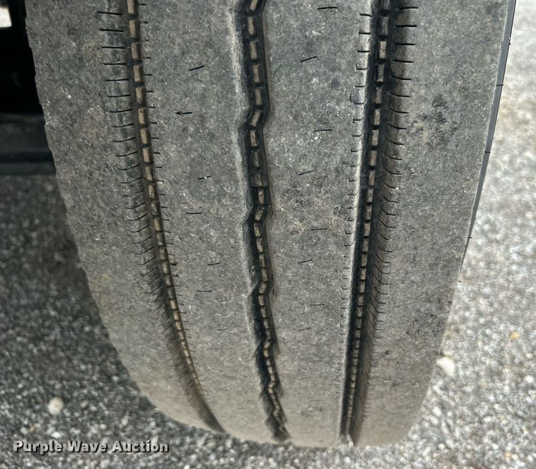 image for item KH9562 2016 Ford F650 Super Duty  bucket truck