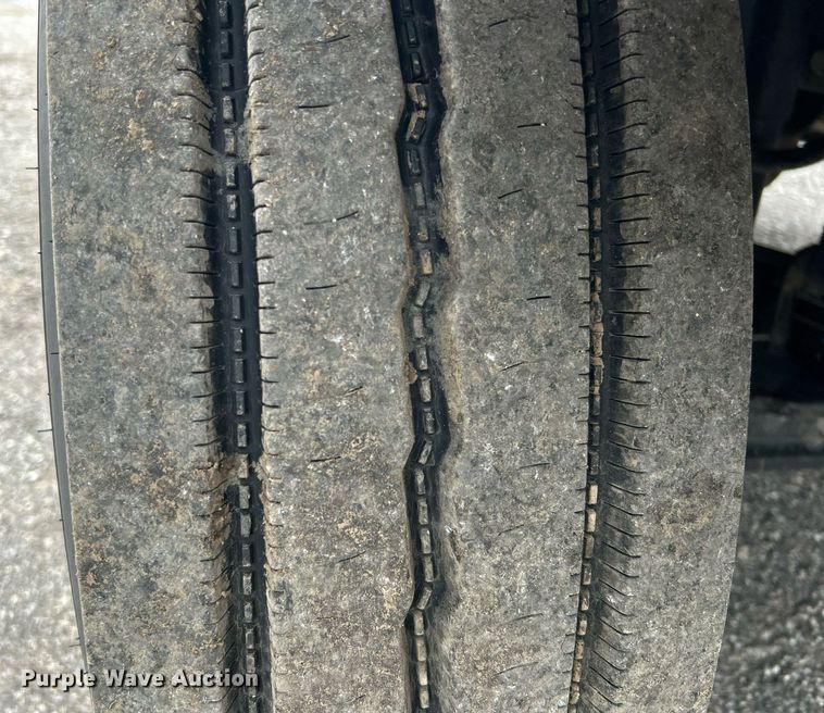 image for item KH9562 2016 Ford F650 Super Duty  bucket truck