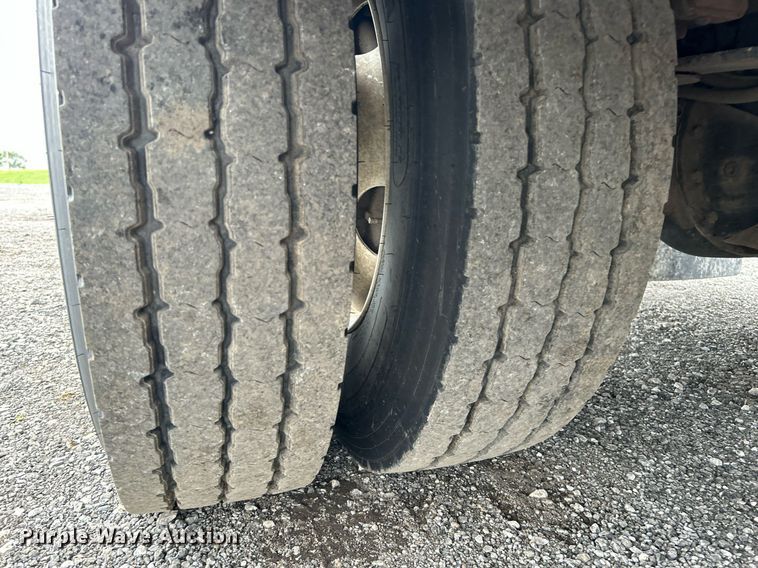 image for item KH9562 2016 Ford F650 Super Duty  bucket truck