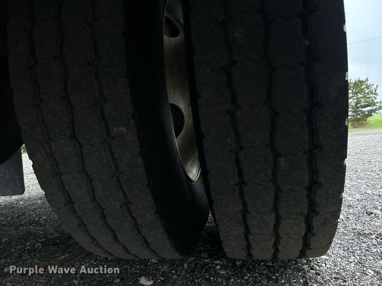 image for item KH9562 2016 Ford F650 Super Duty  bucket truck