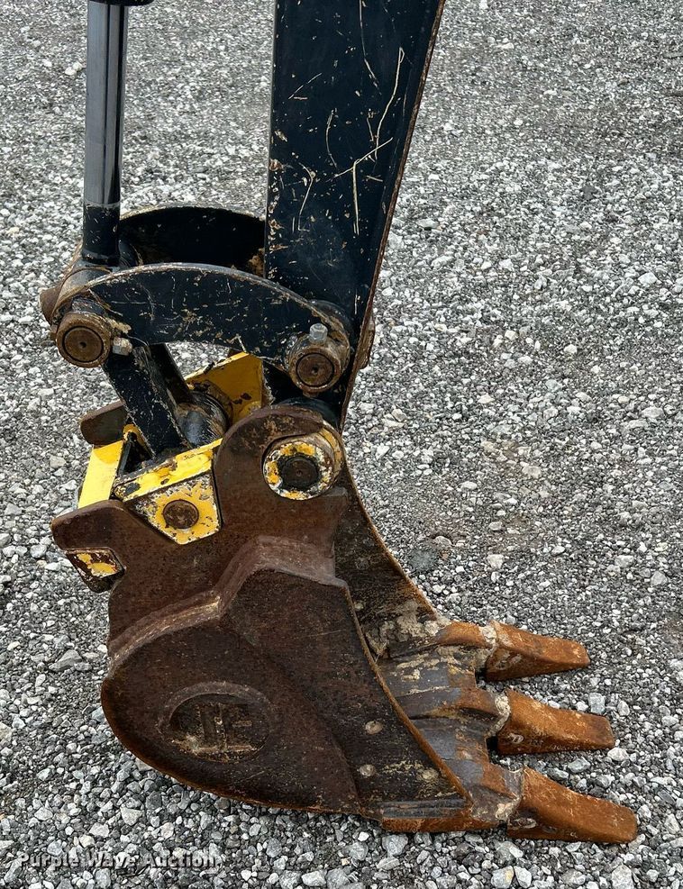 image for item KH9565 2014 John Deere 17D  mini excavator