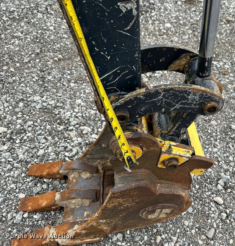 image for item KH9565 2014 John Deere 17D  mini excavator