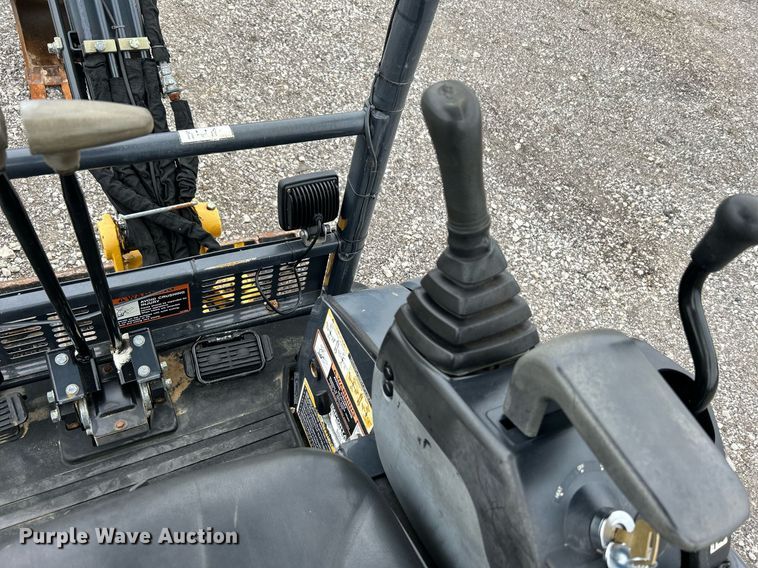 image for item KH9565 2014 John Deere 17D  mini excavator