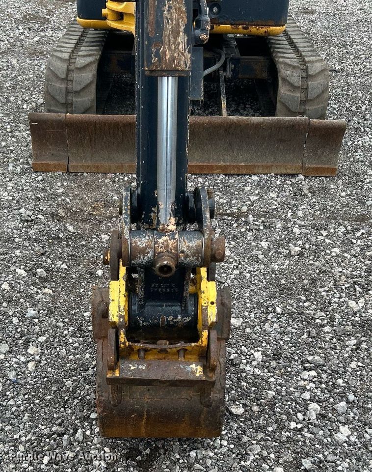 image for item KH9567 2014 John Deere 17D  mini excavator