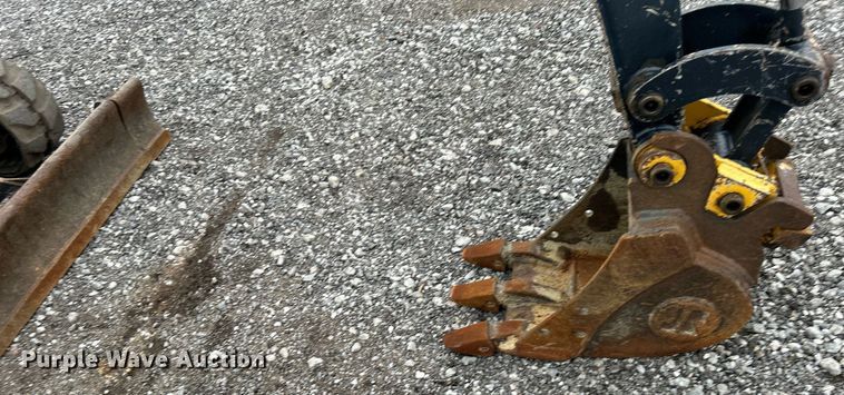 image for item KH9567 2014 John Deere 17D  mini excavator