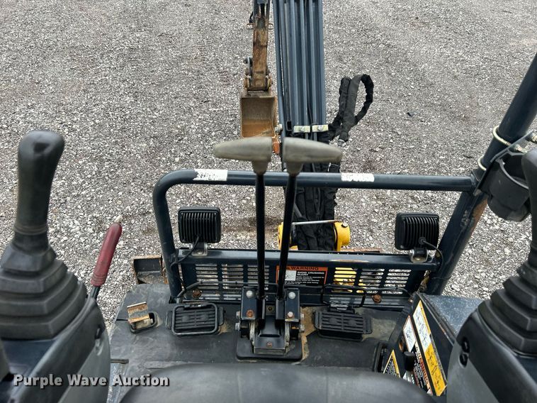 image for item KH9567 2014 John Deere 17D  mini excavator