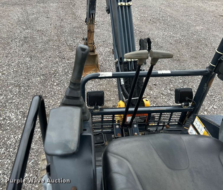 image for item KH9567 2014 John Deere 17D  mini excavator