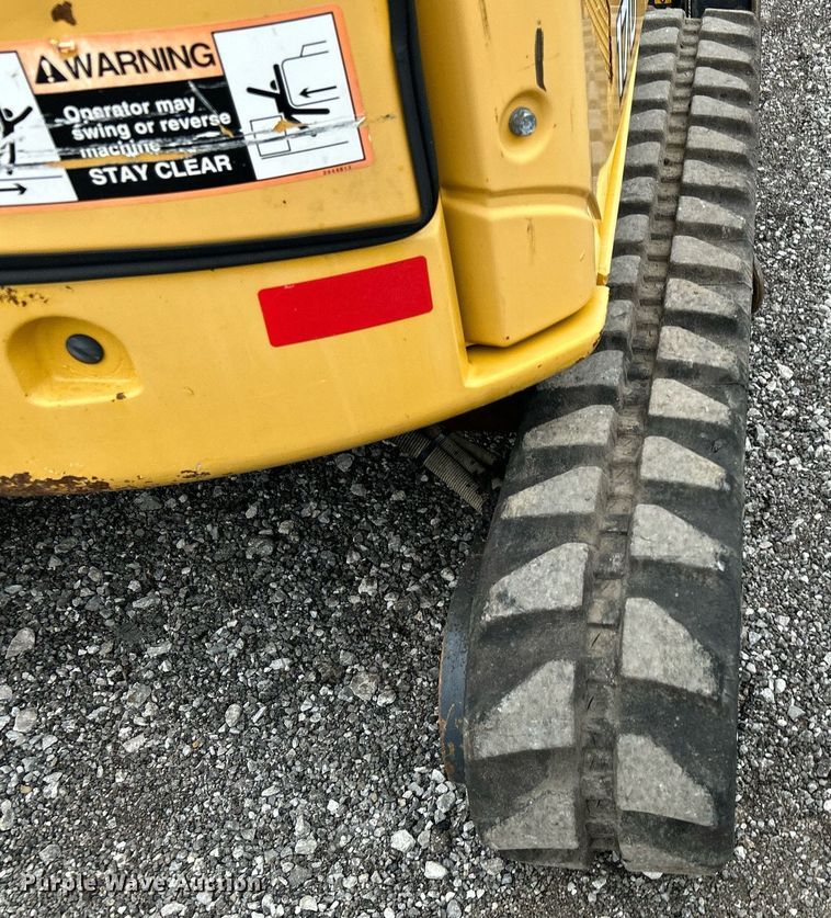 image for item KH9568 2014 John Deere 17D  mini excavator