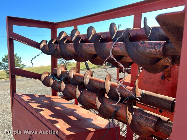 image for item KH9585 Ditch Witch 140 earth auger