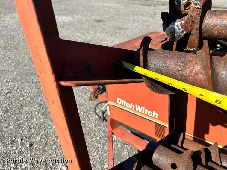 image for item KH9585 Ditch Witch 140 earth auger