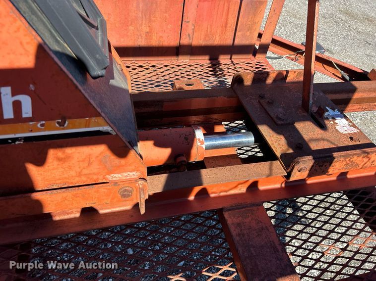 image for item KH9585 Ditch Witch 140 earth auger