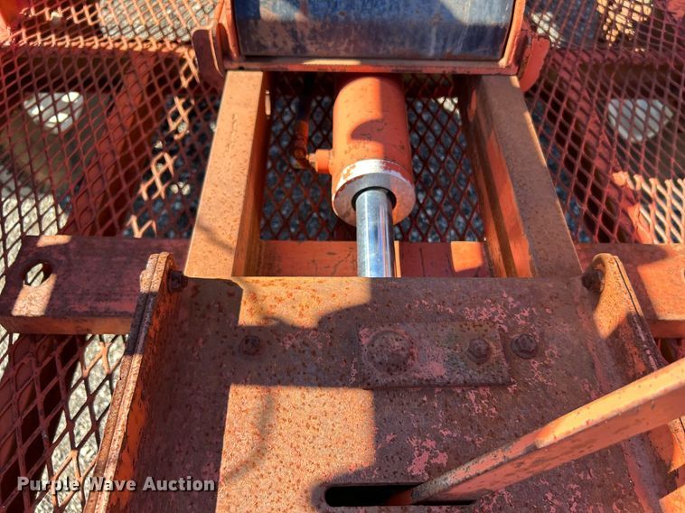 image for item KH9585 Ditch Witch 140 earth auger