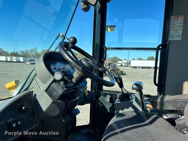 image for item KH9589 2005 Caterpillar  928G wheel loader