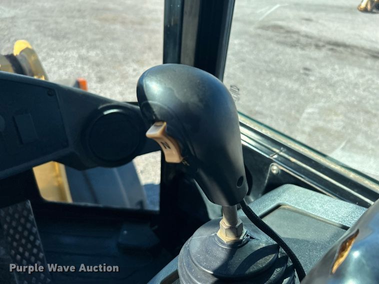 image for item KH9589 2005 Caterpillar  928G wheel loader