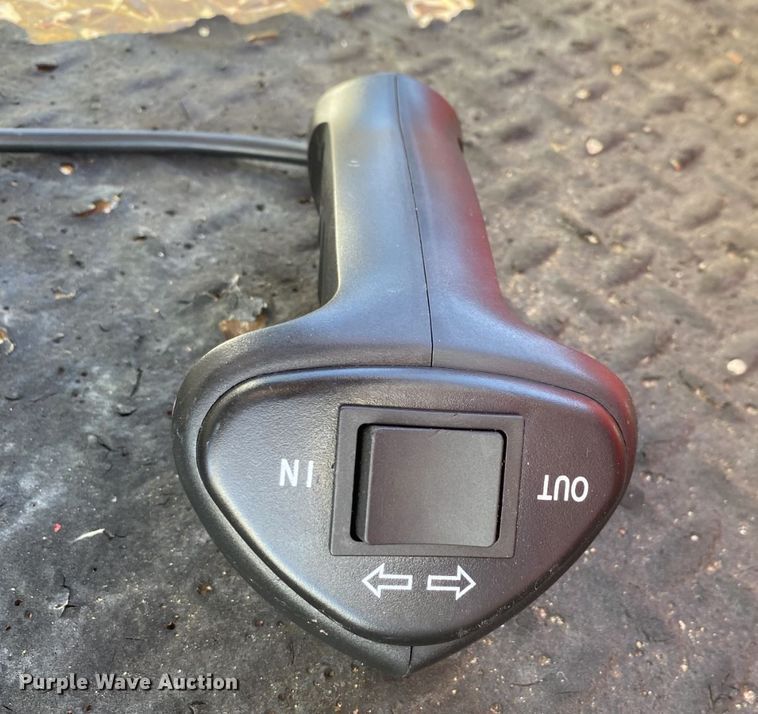 image for item KH9596 2016 Dodge Ram 3500HD  utility bed pickup truck