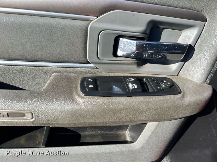 image for item KH9596 2016 Dodge Ram 3500HD  utility bed pickup truck