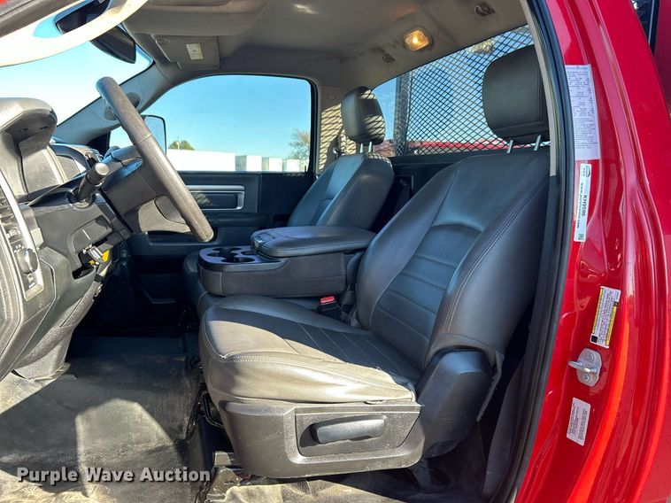 image for item KH9596 2016 Dodge Ram 3500HD  utility bed pickup truck