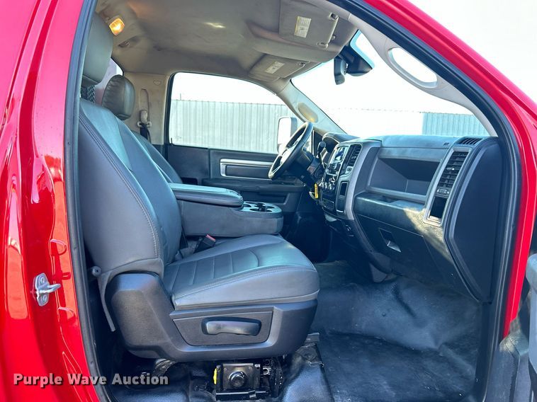 image for item KH9596 2016 Dodge Ram 3500HD  utility bed pickup truck