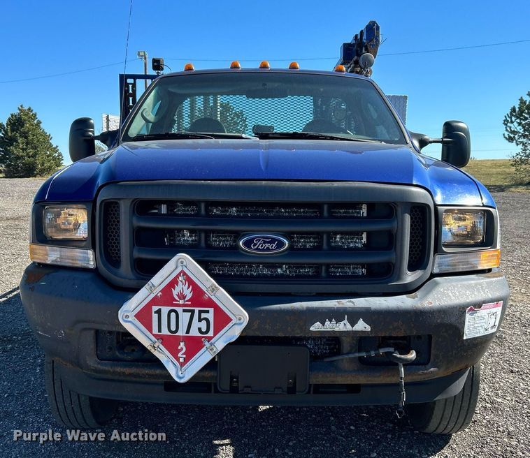 image for item KH9600 2003 Ford F550 XL Super Duty flatbed truck