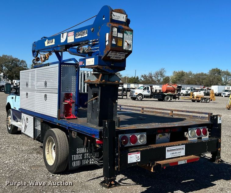 image for item KH9600 2003 Ford F550 XL Super Duty flatbed truck