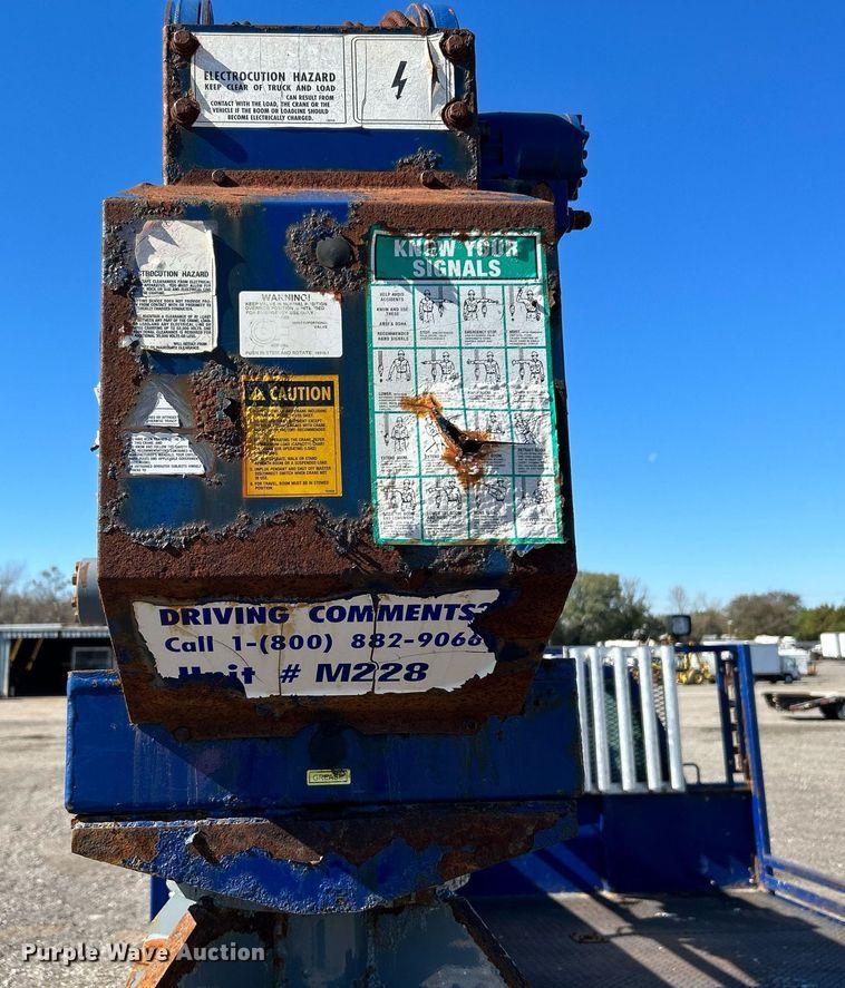 image for item KH9600 2003 Ford F550 XL Super Duty flatbed truck