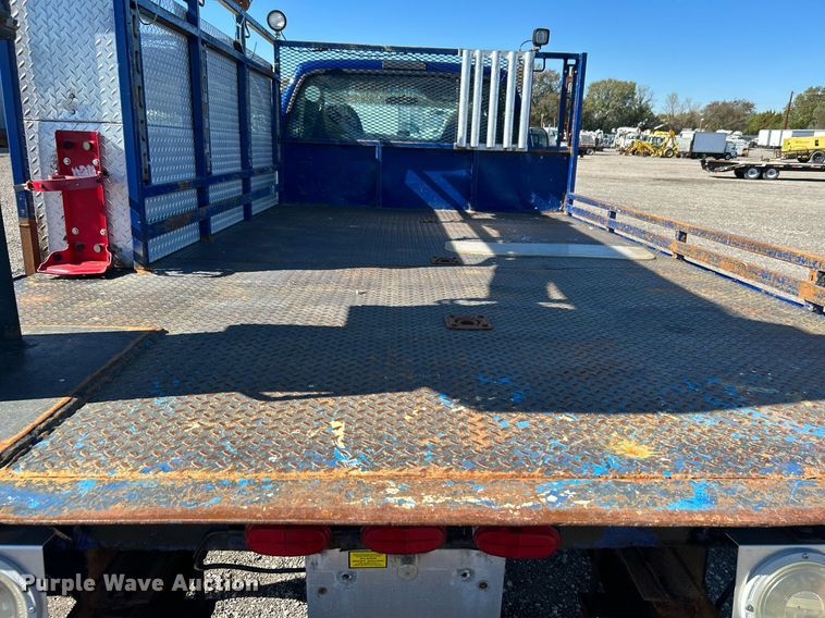 image for item KH9600 2003 Ford F550 XL Super Duty flatbed truck